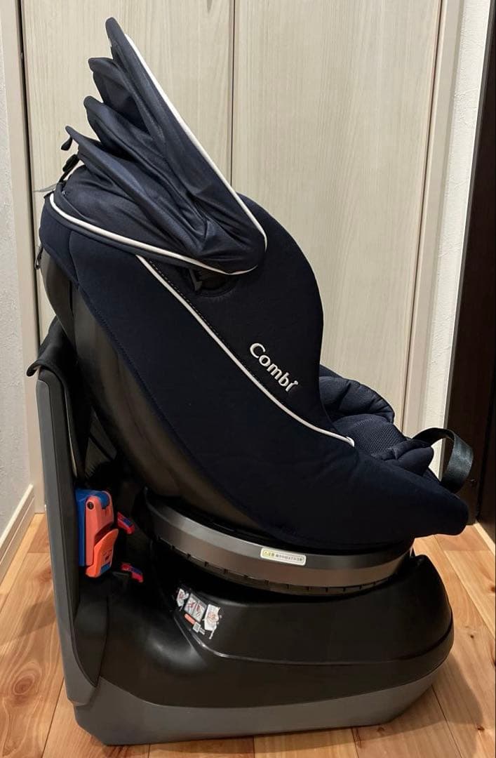 Combi チャイルドシート ネイビー　回転式　CG-CTG 本日限定価格
