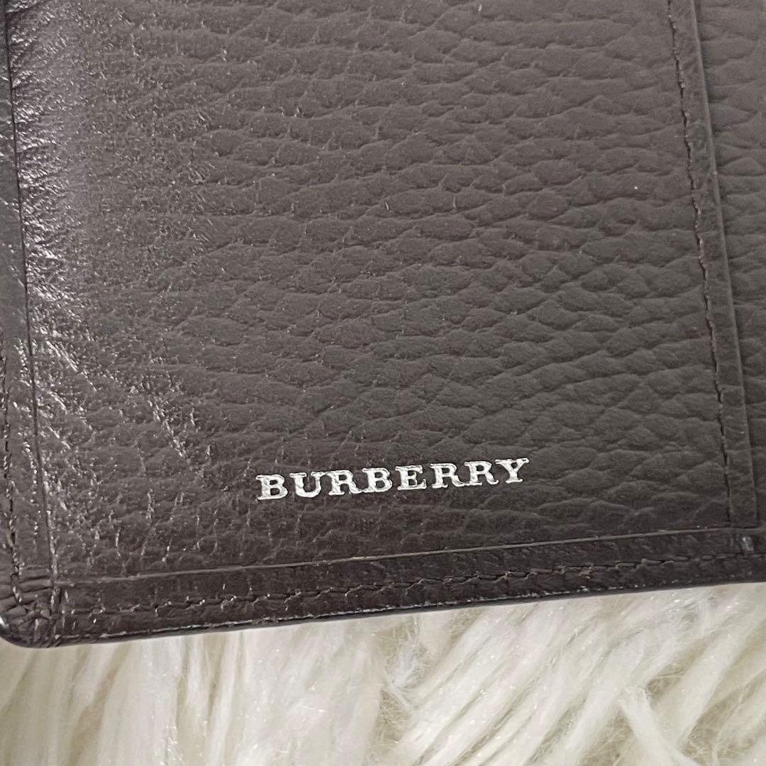 美品 BURBERRY 二つ折り財布 こげ茶 ブラウン ノバチェック 箱付き