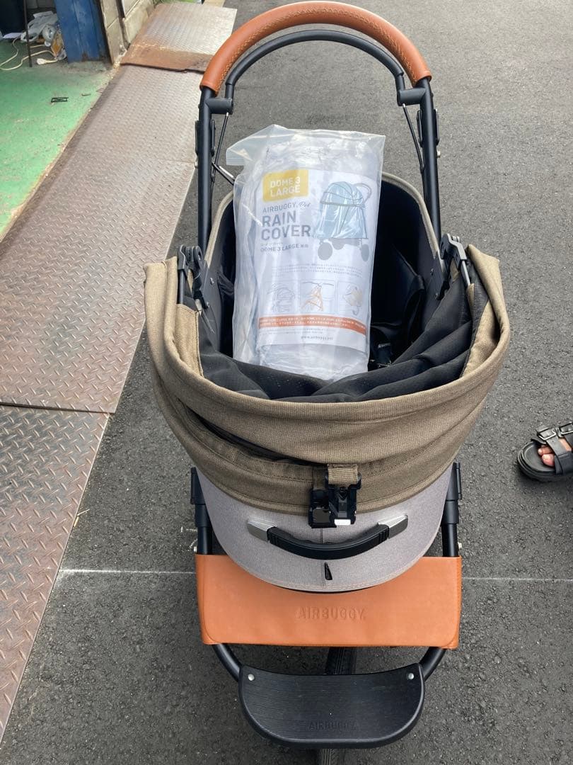 ペットカート エアバギーDOME3 AIRBUGGYサイズラージ ベージュと迷彩