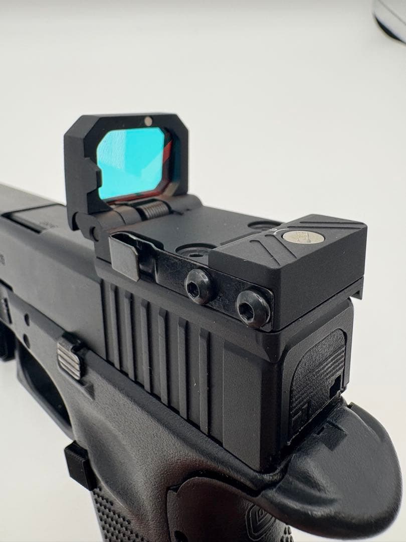 東京マルイ　グロック17 gen4 ドットサイト　ライト付き　マガジン2本付き