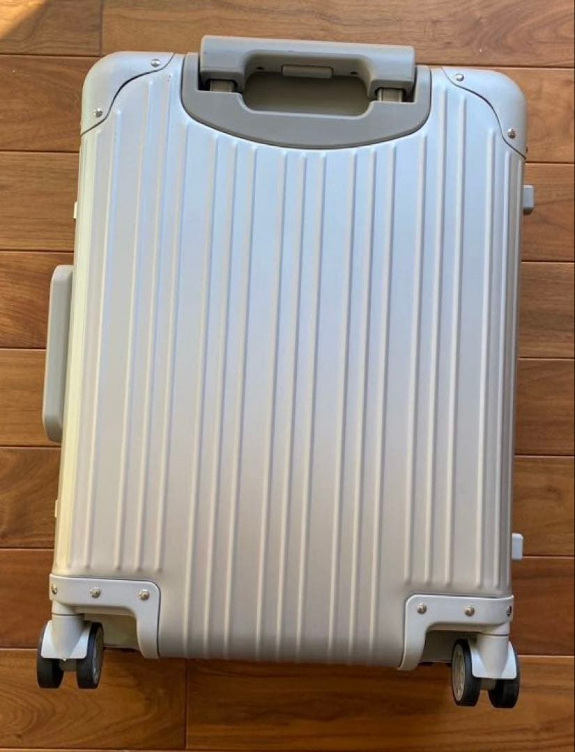 メルセデス・ベンツ キャリーケース シルバー 中型　　※エコメルカリ便限定