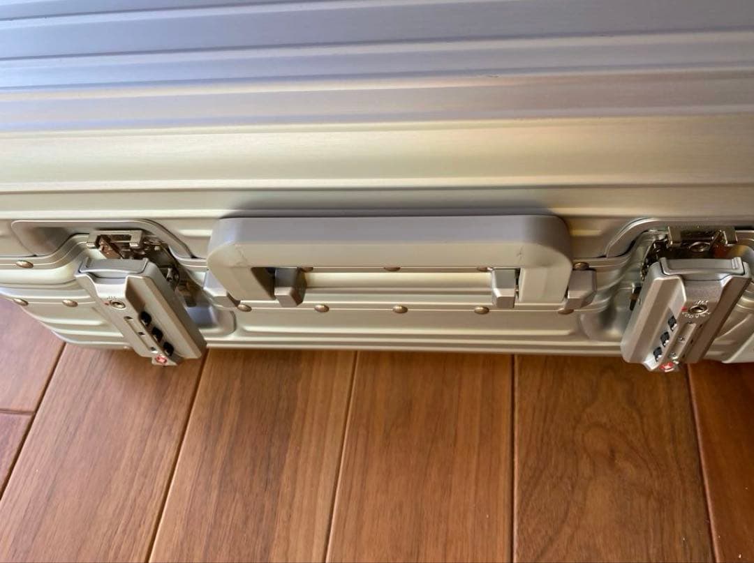 メルセデス・ベンツ キャリーケース シルバー 中型　　※エコメルカリ便限定