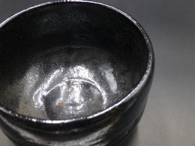 楽吉左衛門　八代　得入　黒茶碗／楽吉左衛門　十代　旦入極め箱／仕覆