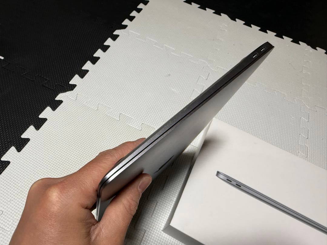 MacBook Air 13インチ2020 Intel i3 8GB 256GB