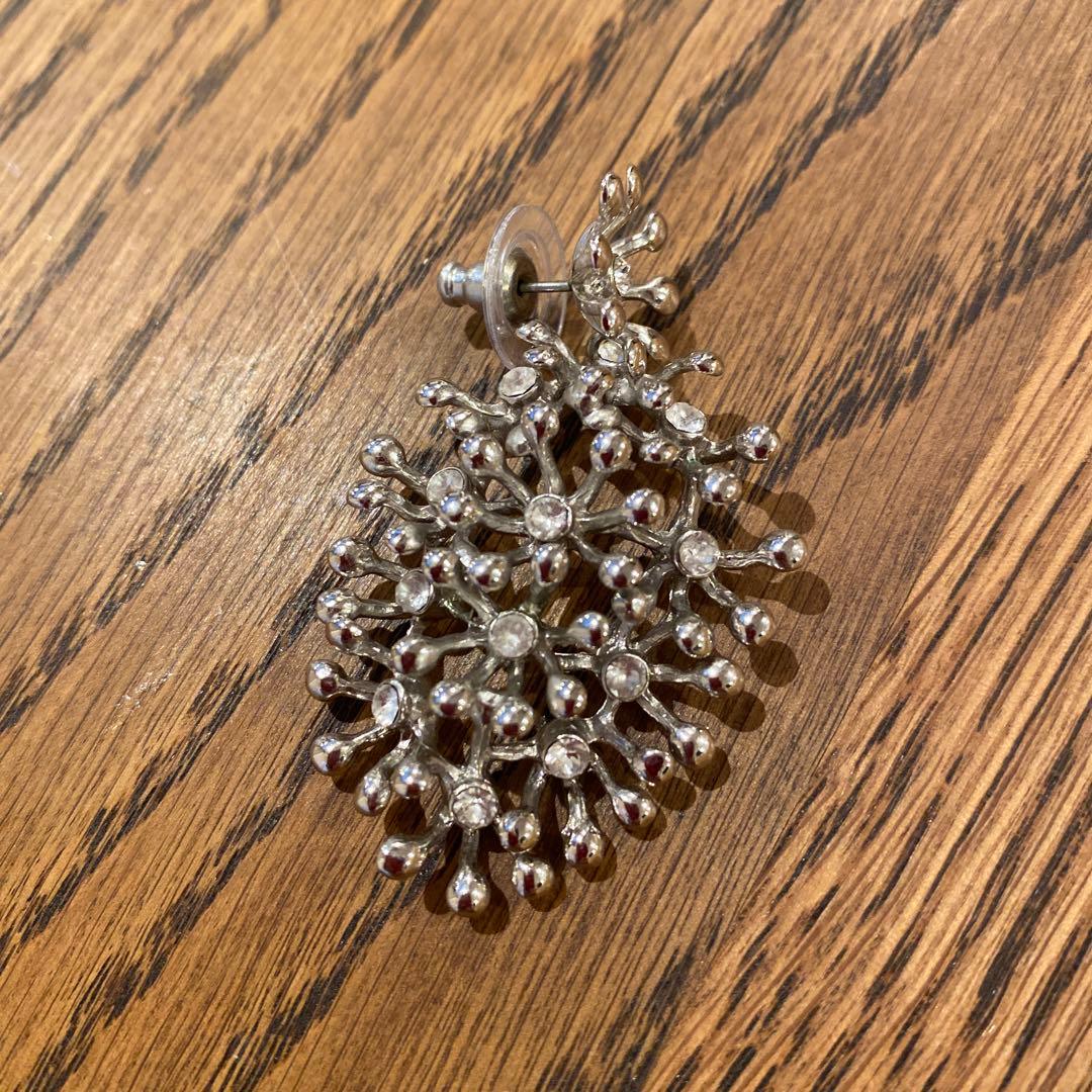 グロッセ Brillia オーバル ピアス プラチナ フラワー