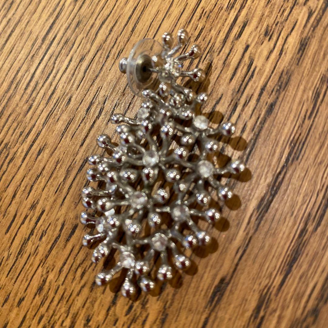 グロッセ Brillia オーバル ピアス プラチナ フラワー