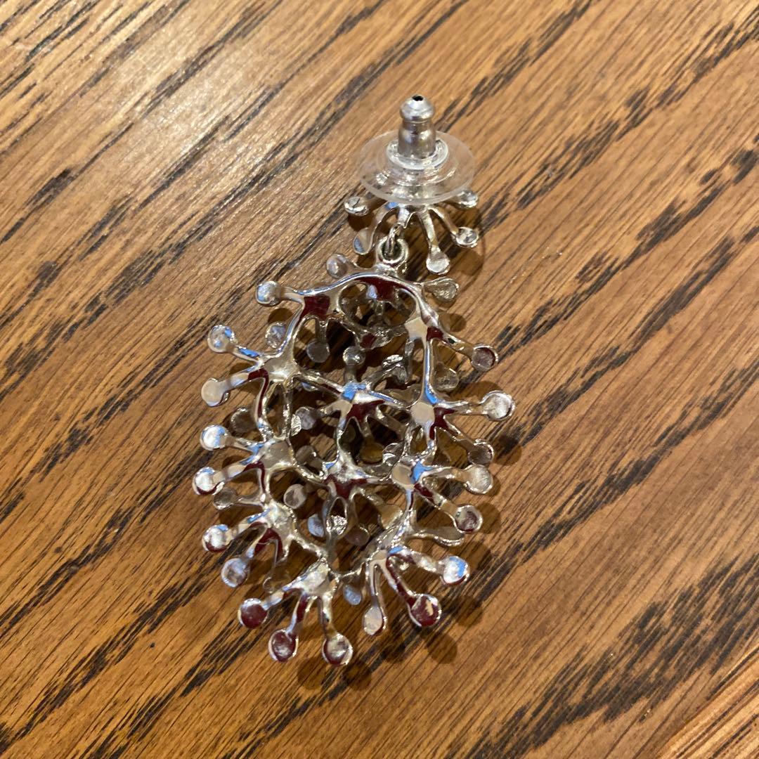 グロッセ Brillia オーバル ピアス プラチナ フラワー