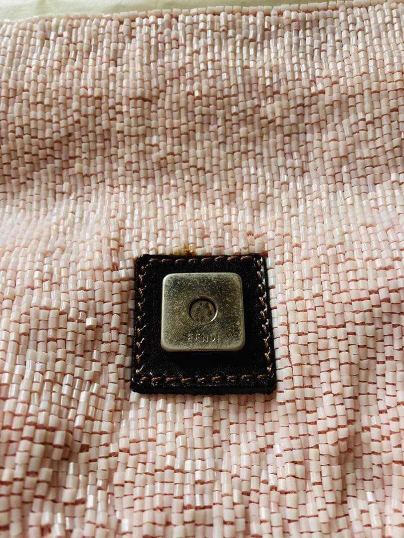 FENDI フェンディ バゲットバッグ 未使用 ピンク ビーズ刺繍 マンマバッグ