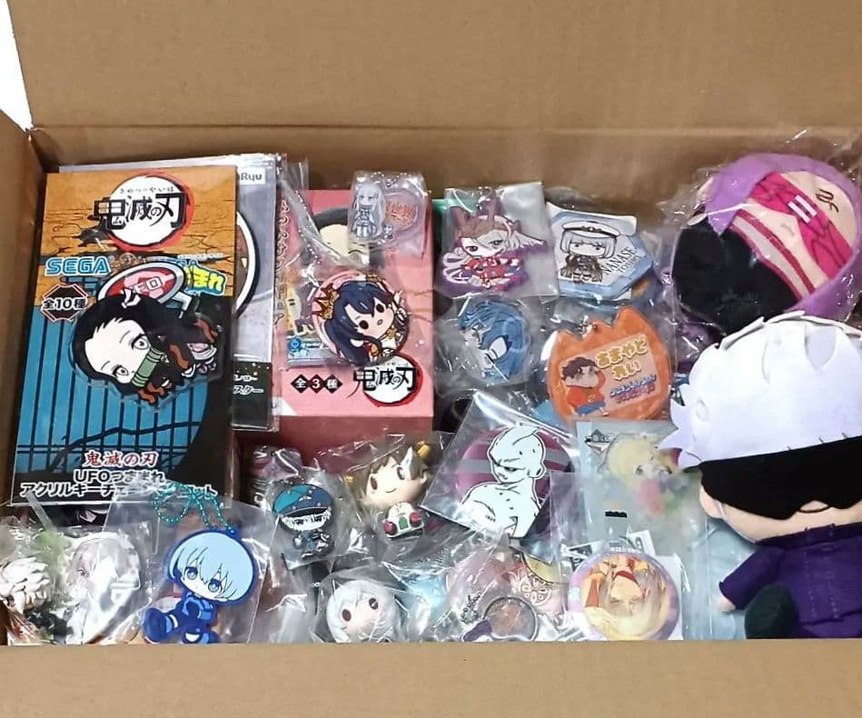 期間限定!! アニメ、キャラクターグッズ100点まとめ売り!! 鬼滅の刃多め!!