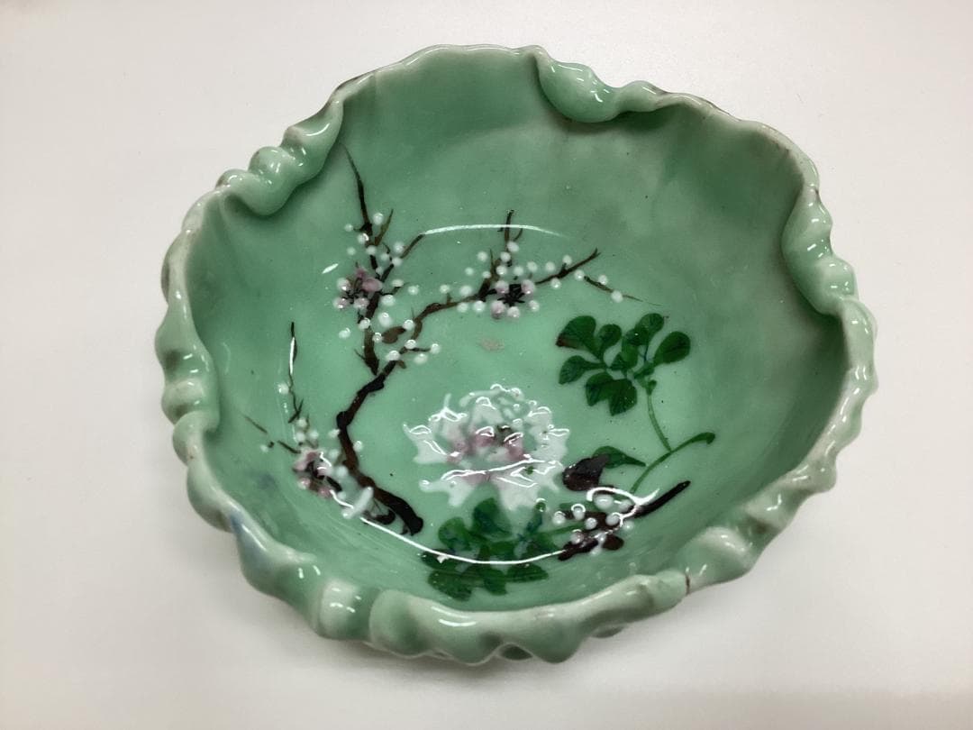 青磁　鉢　茶道具　和食器　花柄　飾皿　手練り　C264
