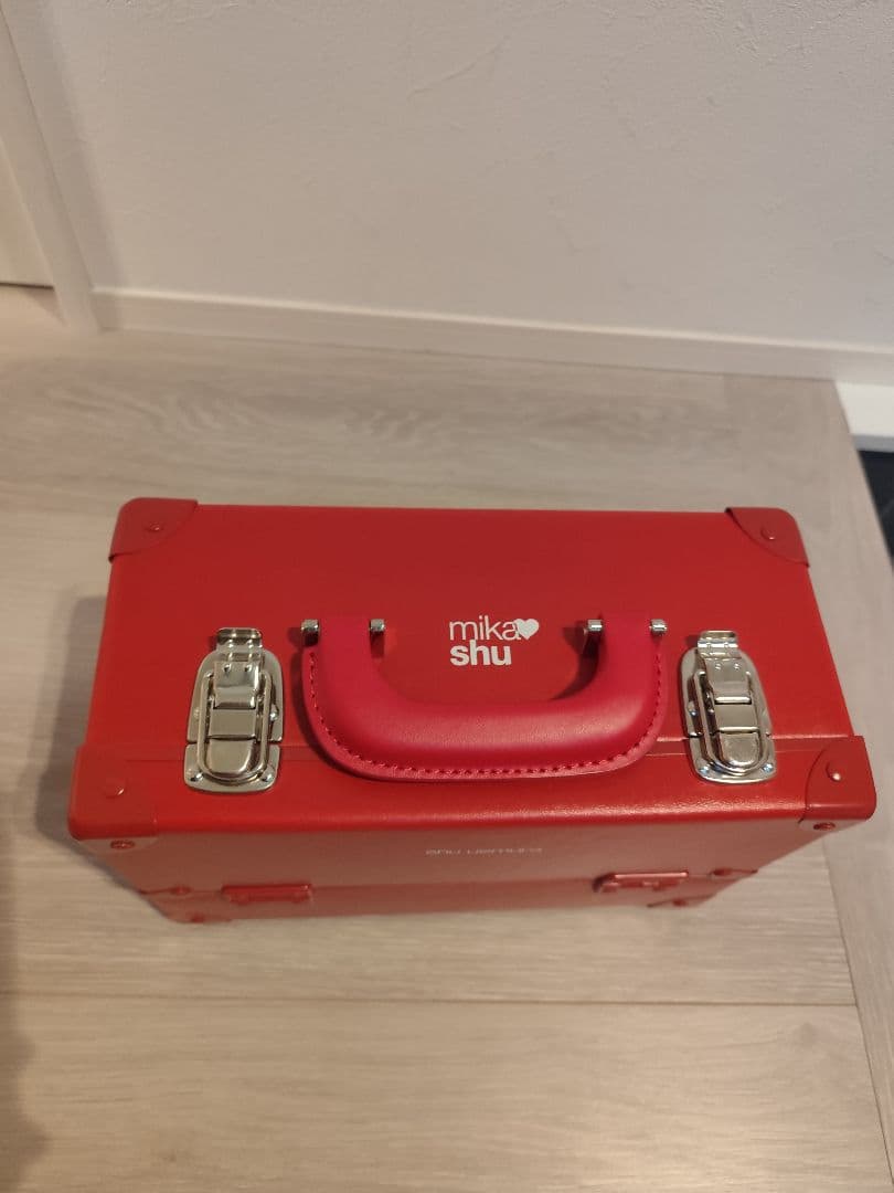 シュウウエムラ蜷川実花メイクアップボックス