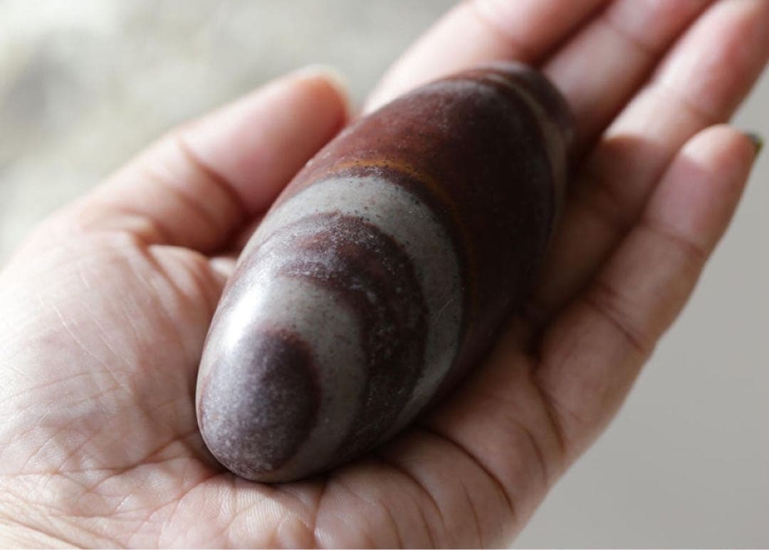 【天然石】高品質　シヴァリンガム