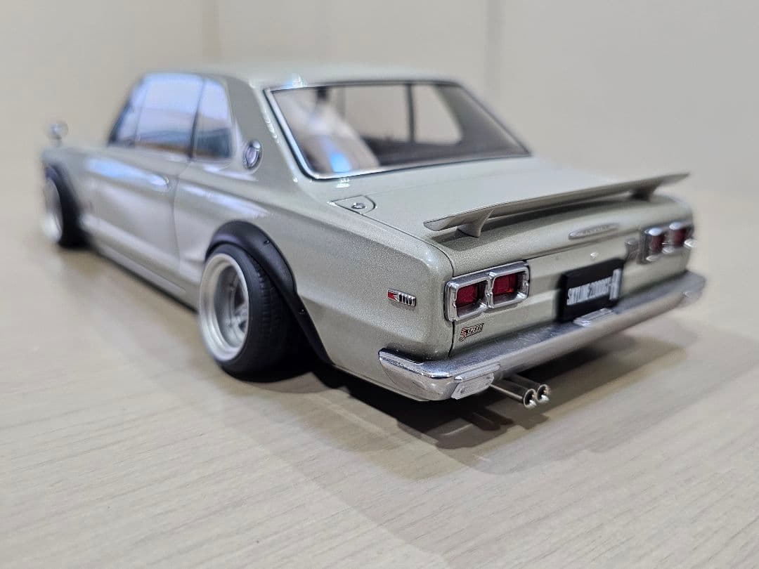 AUTOart　1/18　日産　スカイライン　GT−R　 (KPGC10)