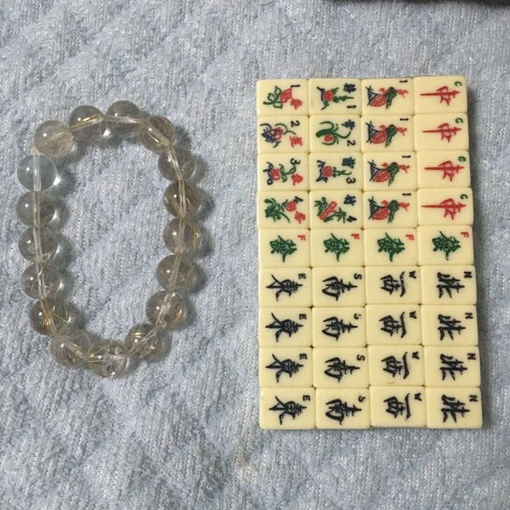 新品ですが、自宅保存の為、箱がやや汚れあり