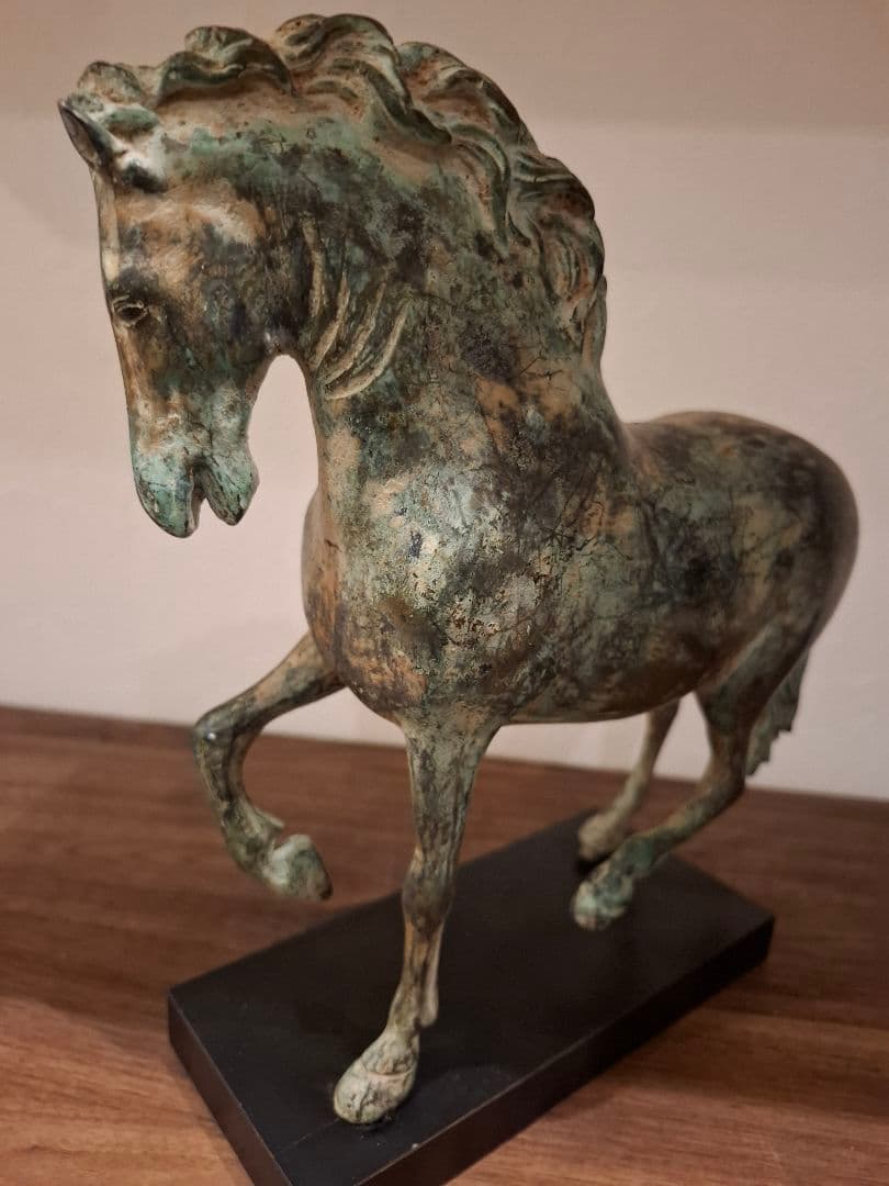 旧豪家蔵出し ブロンズ馬の彫刻 台座有り