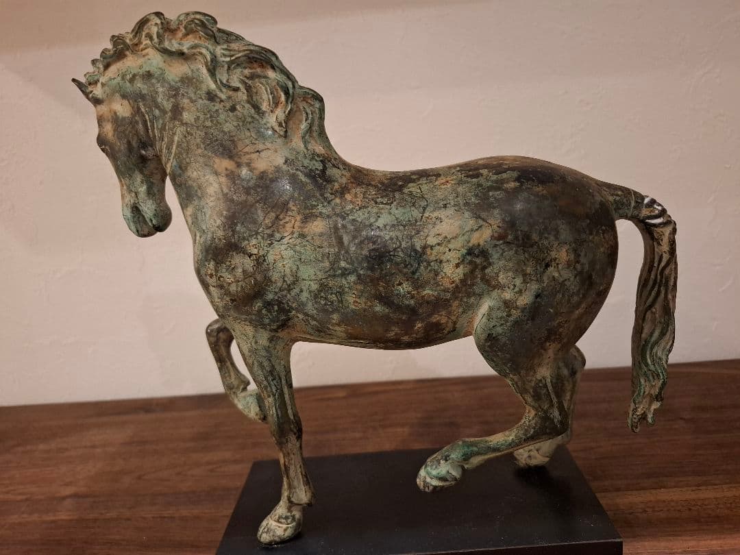 旧豪家蔵出し ブロンズ馬の彫刻 台座有り