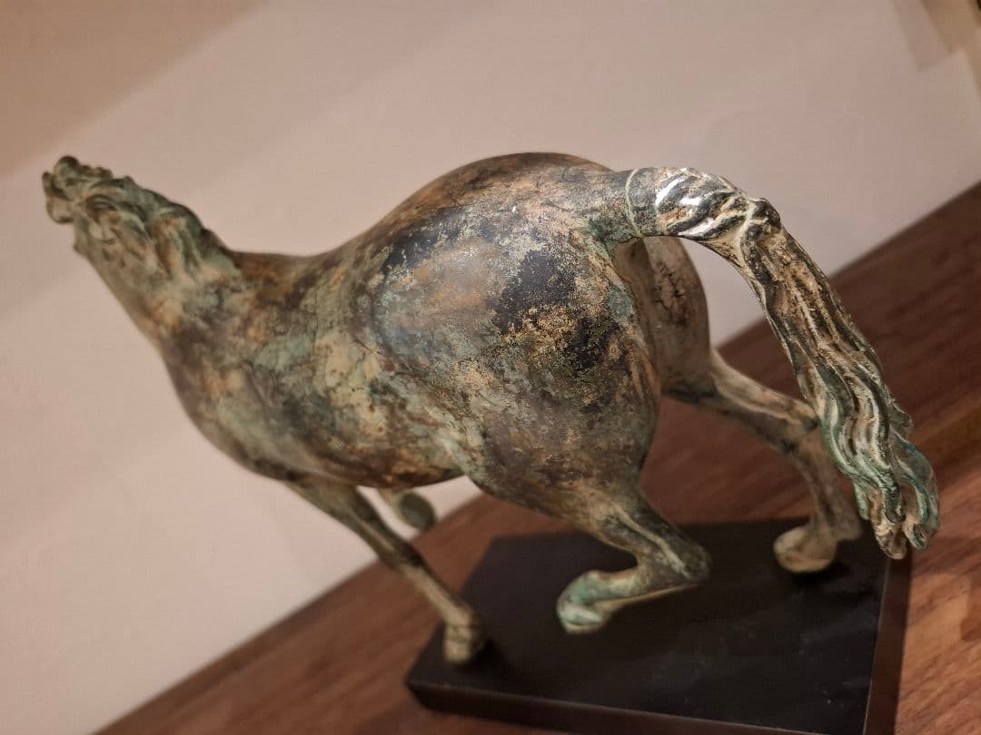 旧豪家蔵出し ブロンズ馬の彫刻 台座有り