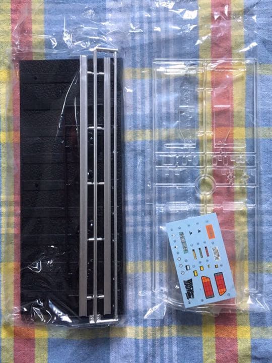 限定品 1/24 デロリアン・パート3 w/カラーエッチングパーツ アオシマ