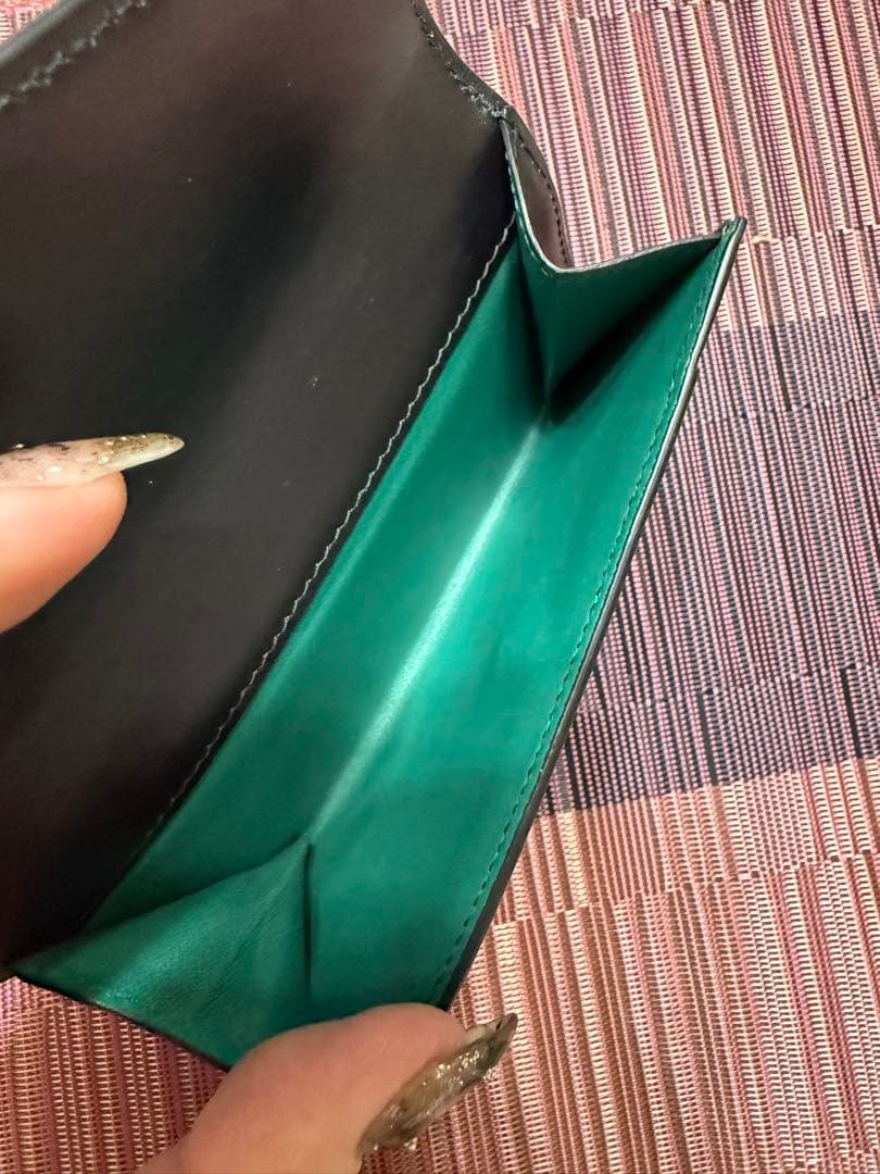 【美品】BVLGARI セレペンティ ブラックレザー 二つ折り財布(箱付き)