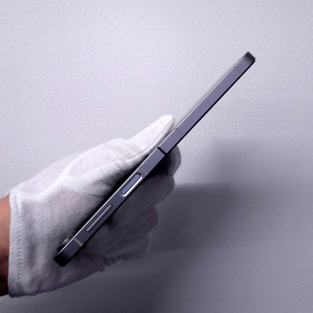 Galaxy Z FLIP6 256GB シルバー SIMフリー【A級】