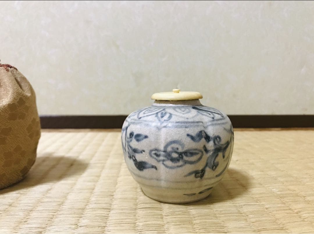 安南　染付　絞手　阿古陀形　茶入　茶道具　合せ箱