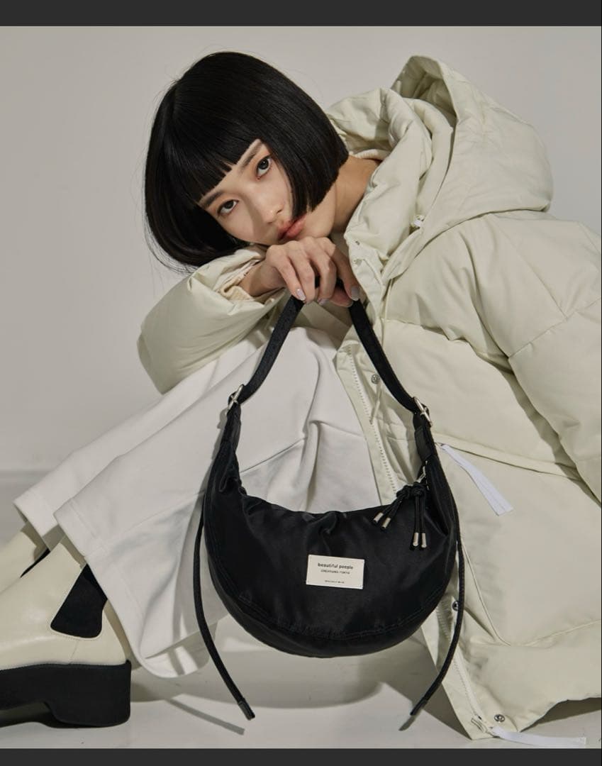 ビューティフルピープル　ナイロンムーン ショルダーバッグ