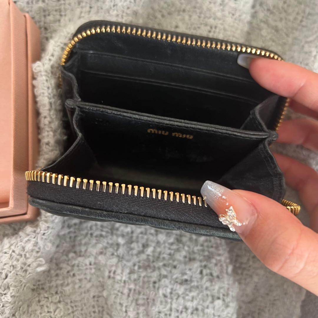 miu miu ミュウミュウ マトラッセ ミニ財布 ケース