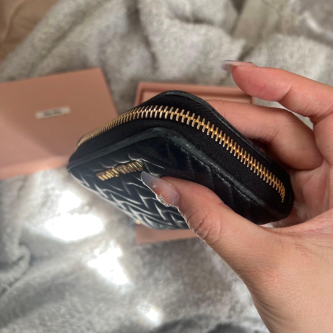 miu miu ミュウミュウ マトラッセ ミニ財布 ケース