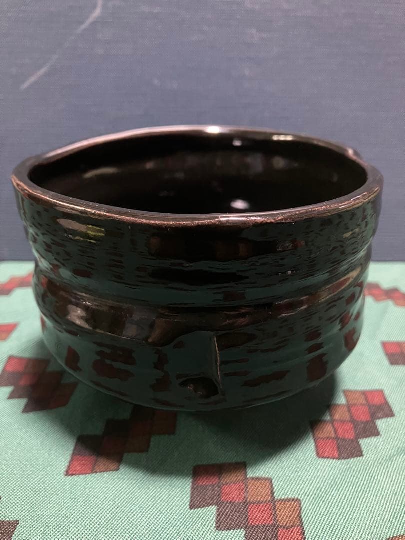 黒茶碗　黒釉薬　三峯園　筒茶碗　茶道　わびさび　裏印