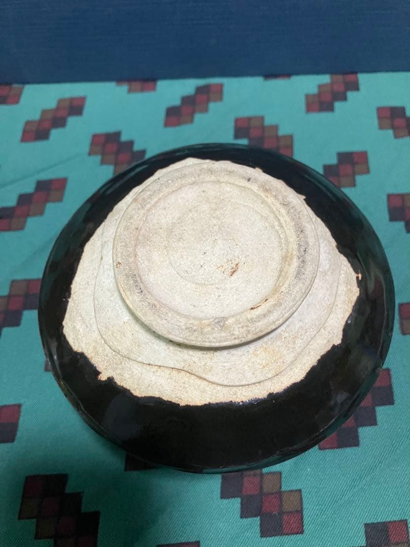 黒茶碗　黒釉薬　三峯園　筒茶碗　茶道　わびさび　裏印