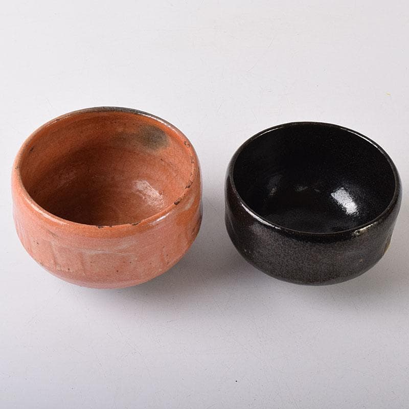 茶道具　楽吉左衛門　赤楽茶碗　黒楽茶碗　2点まとめて　V R8463