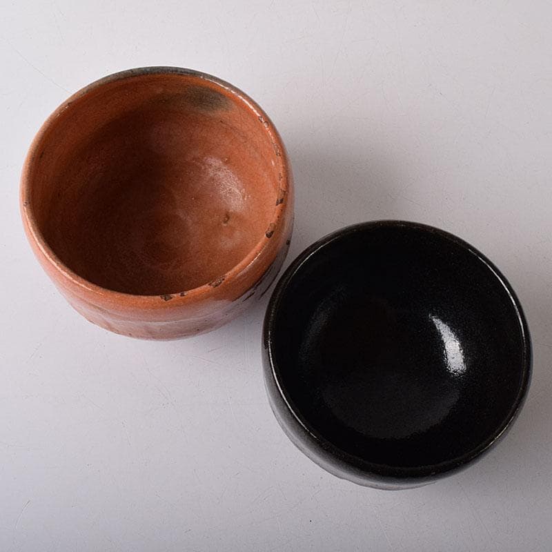 茶道具　楽吉左衛門　赤楽茶碗　黒楽茶碗　2点まとめて　V R8463