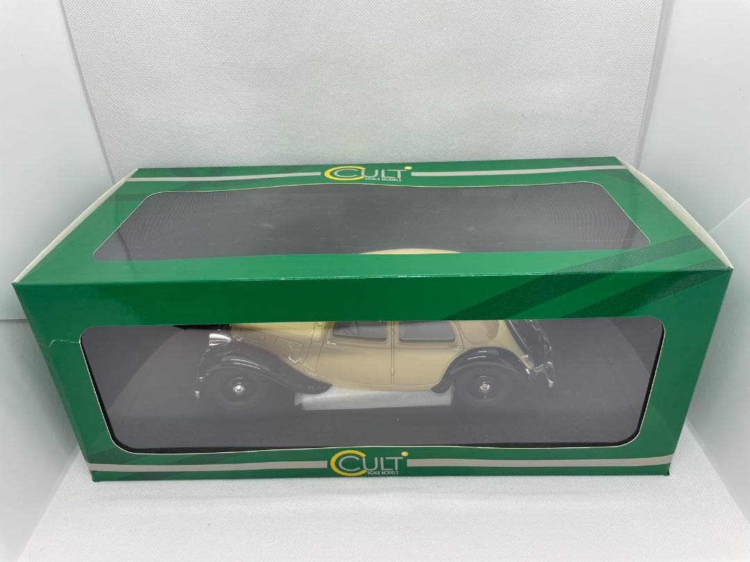 104-030 Cult 1/18 シトロエン Traction Avant