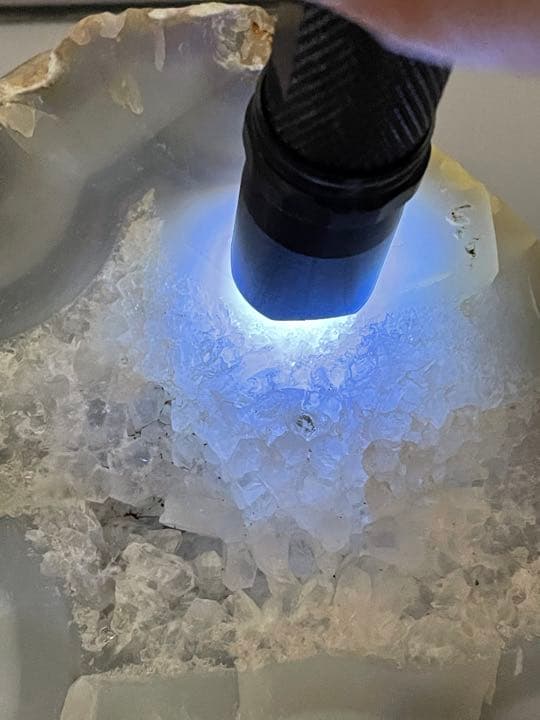 国産天然石　新潟県産　原石　水晶の晶洞