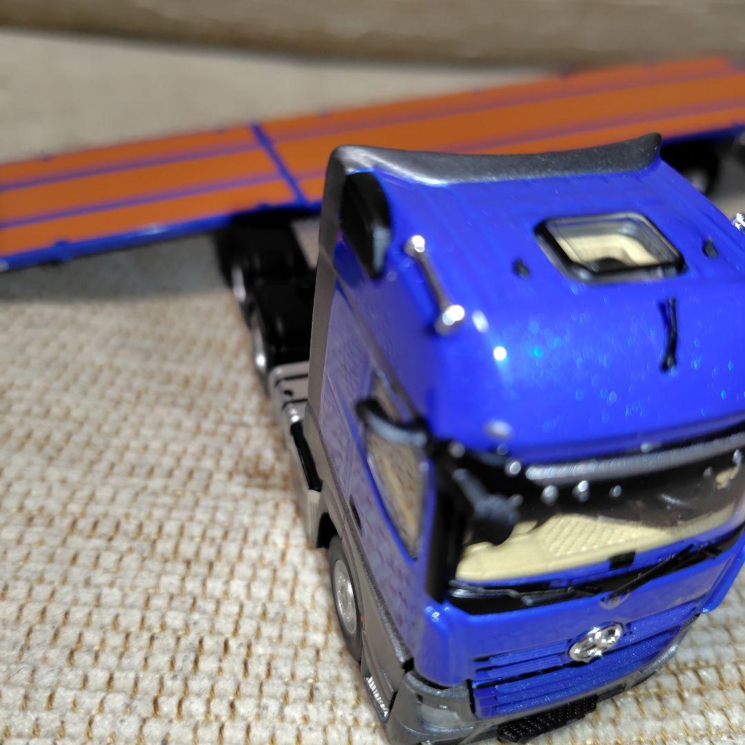 Mercedes-Benz ギガスペース スケーラブルトレーラーブルー