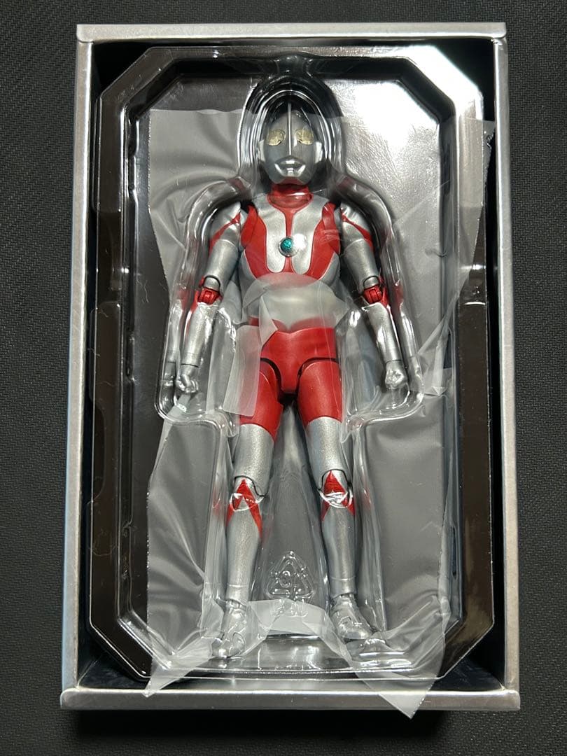 S.H.Figuarts（真骨彫製法） ウルトラマン&ティガ　開封済み