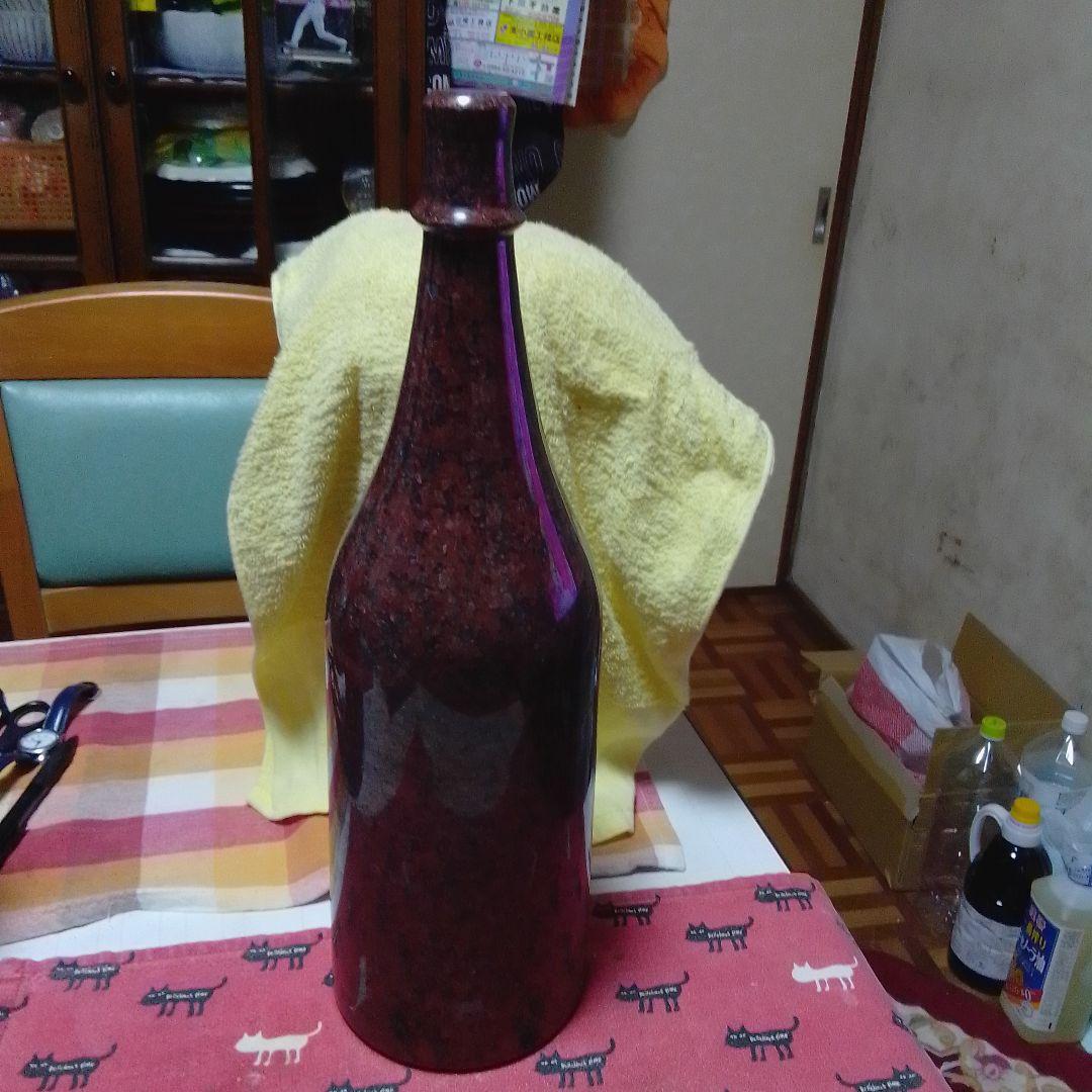 赤紫色の大理石ボトル、焼酎ボトル