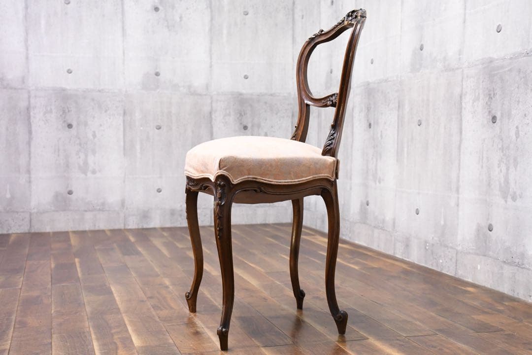 EFK99 英国アンティーク バルーンバックチェア 猫脚 木彫刻 サロンチェア