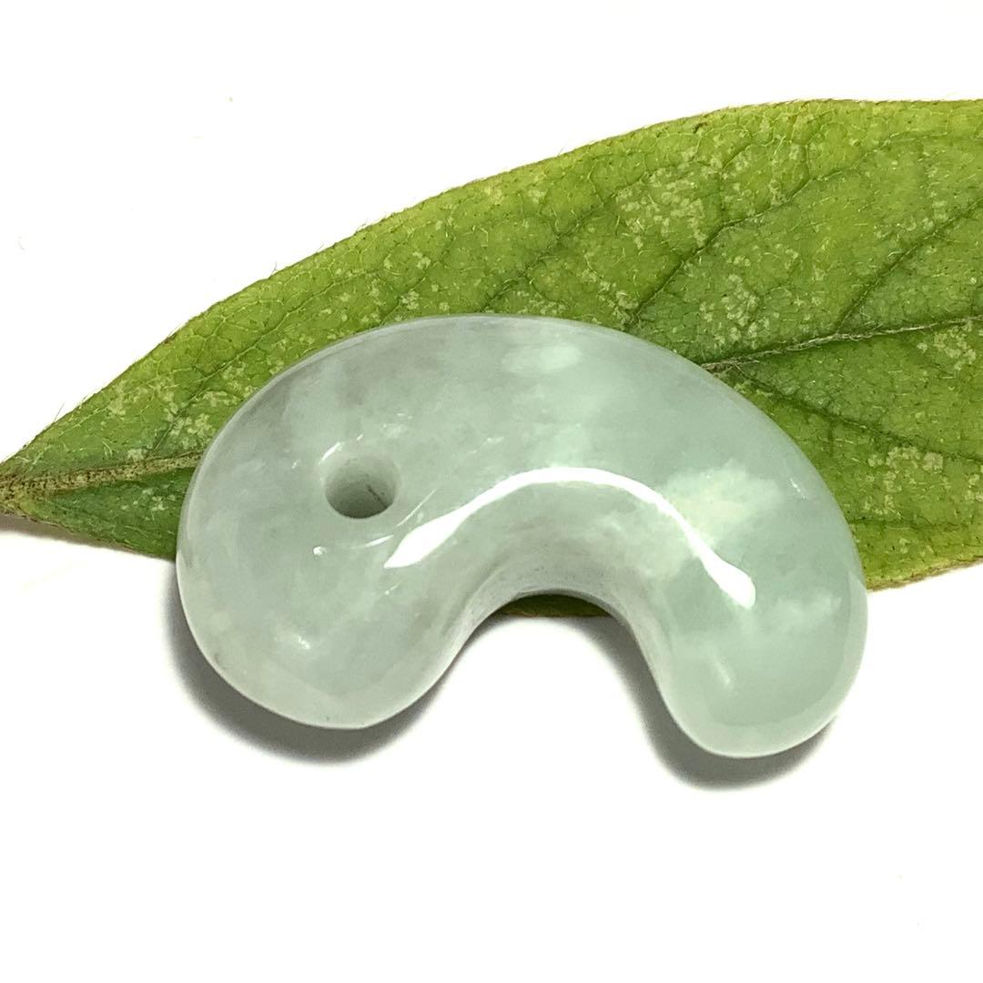 ✳極上透明感　見る事の無い逸品勾玉‼️糸魚川翡翠ジェダイト　極めて貴重品　鑑別…