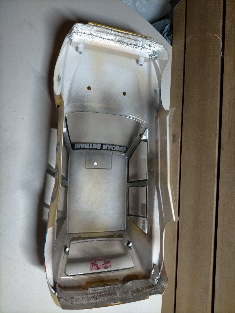 タミヤ　ランチア デルタ　1/10　ボディのみ　マルティーニカラー