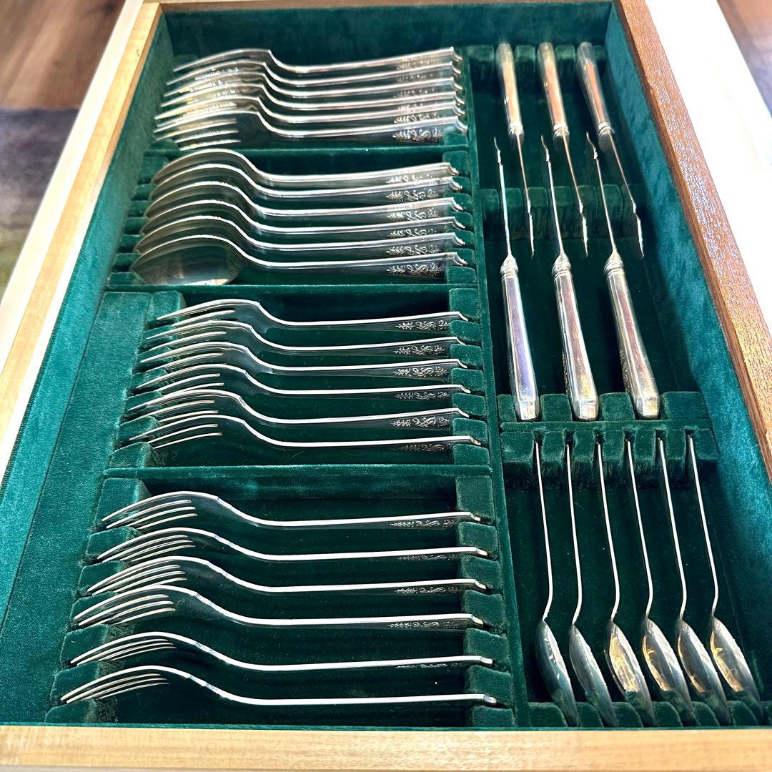 銀製SILVER950 3355ｇWAKOカトラリー83点セット