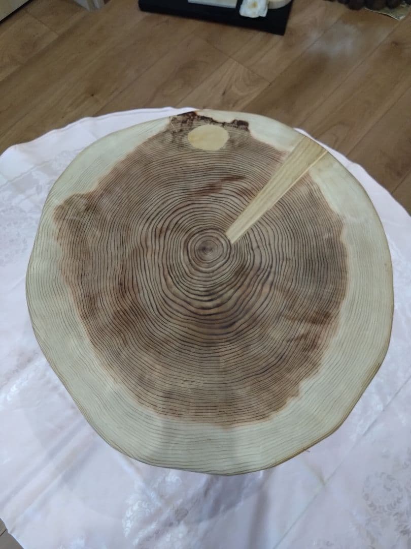 杉の輪切り円形ローテーブル⑰　モネエド❕樹齢約75年杉の模様が綺麗❕