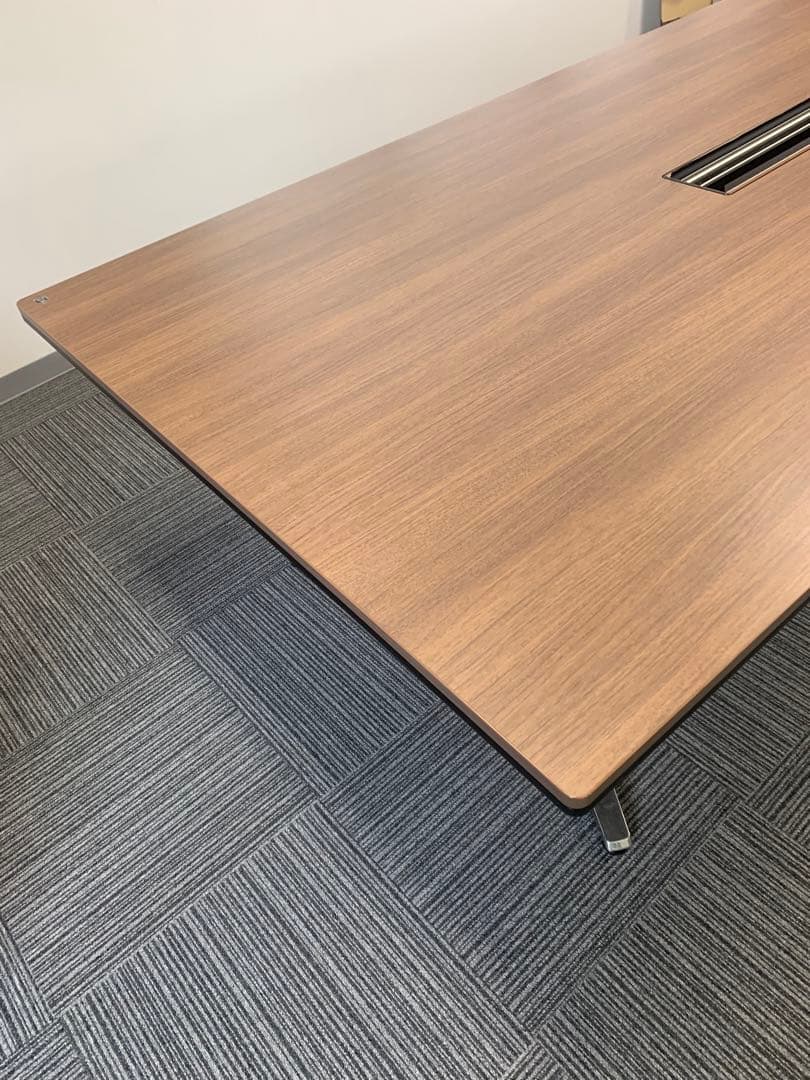 定価100万円越え！オカムラ ラティオ2シリーズ 3600ミーティングテーブル