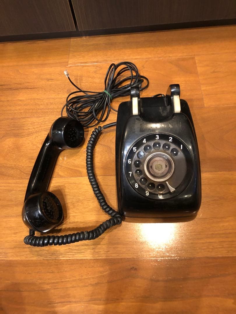 【お値下げ】昭和レトロ　黒電話　ダイヤル式固定電話・600-A1