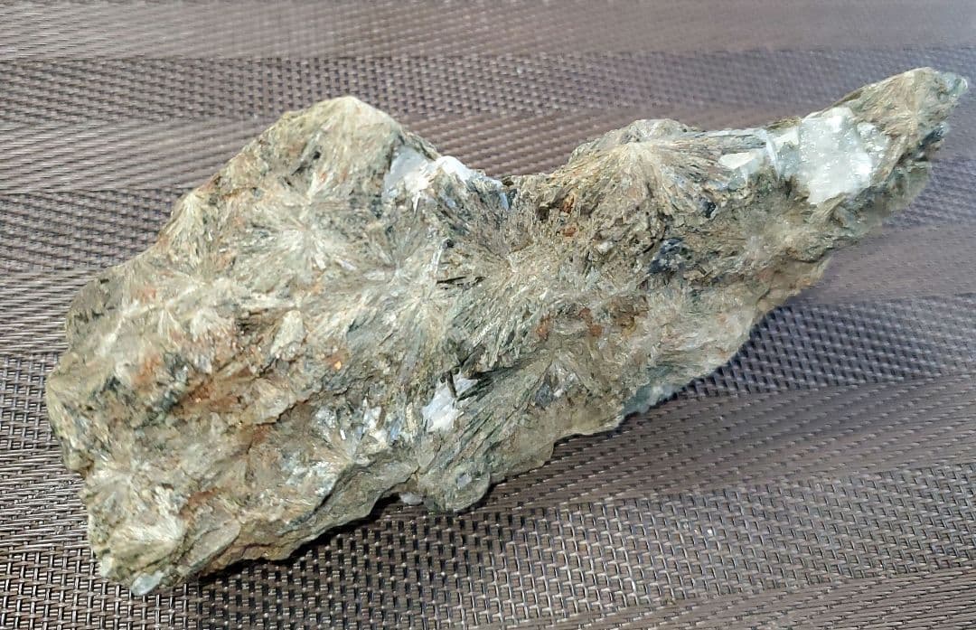 【貴重】灰鉄輝石 菊寿石 岐阜県 山県市 柿野東洞 柿野鉱山 鉱石 原石 国産