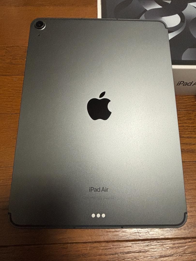 【merpari3】iPad Air（第五世代）Wi-Fi+Cellula