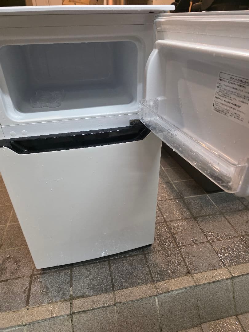 ホワイト冷蔵庫 冷凍室付き 2段棚