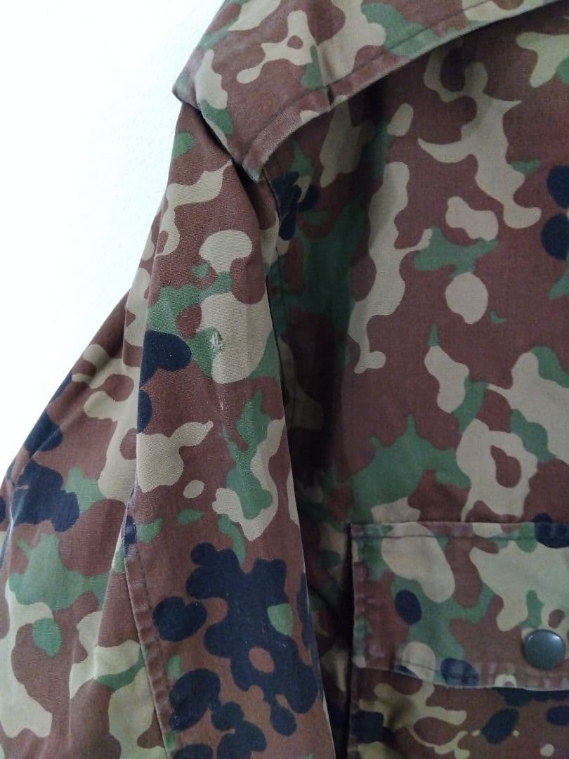 【痛み】自衛隊迷彩柄 防寒戦闘服 防寒外被 LLサイズ