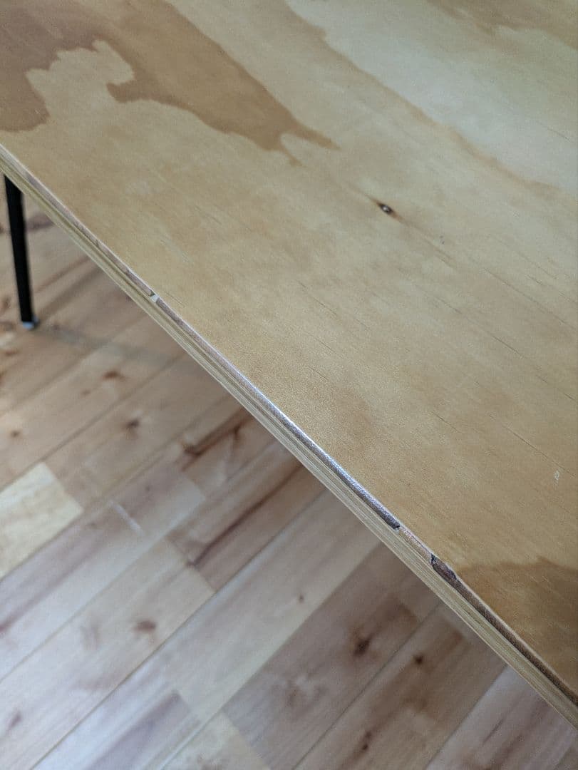 ジャーナルスタンダード　デスク