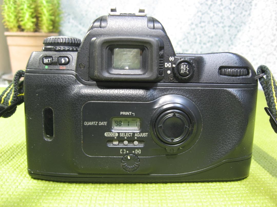 Nikon F80 ＋ AF28-80mmF3.5-5.6D フィルムカメラ